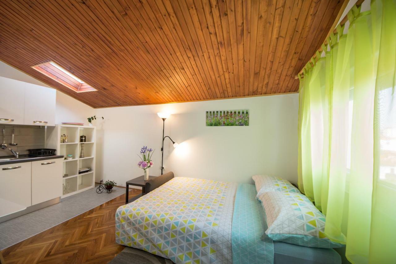 Piccola Pineta Lägenhet Pula Exteriör bild
